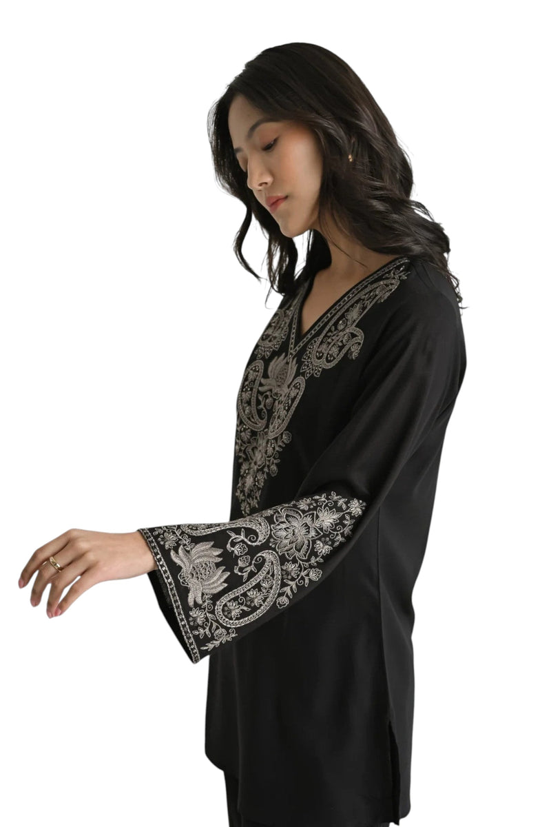 Raya Embroidered Top- Black