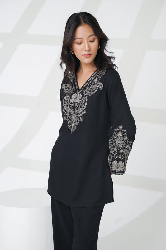 Raya Embroidered Top- Black