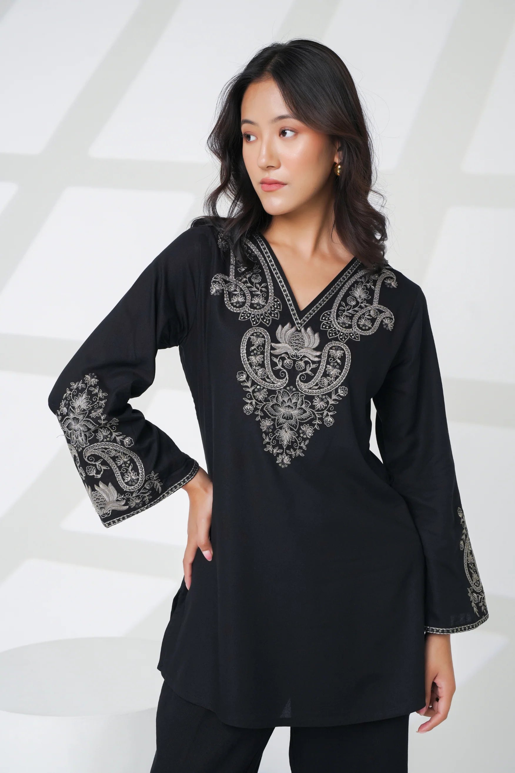 Raya Embroidered Top- Black