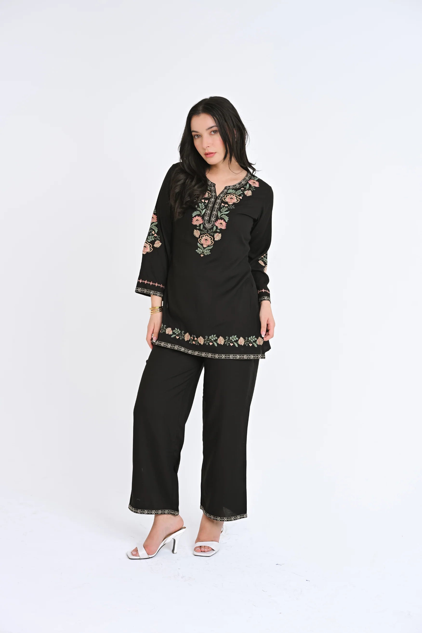 Kaia Embroidered Co-ord Set- Black