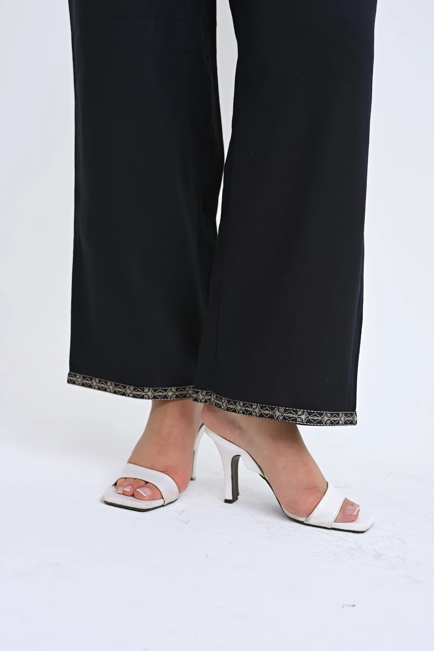 Kaia Embroidered Co-ord Set- Dark Navy